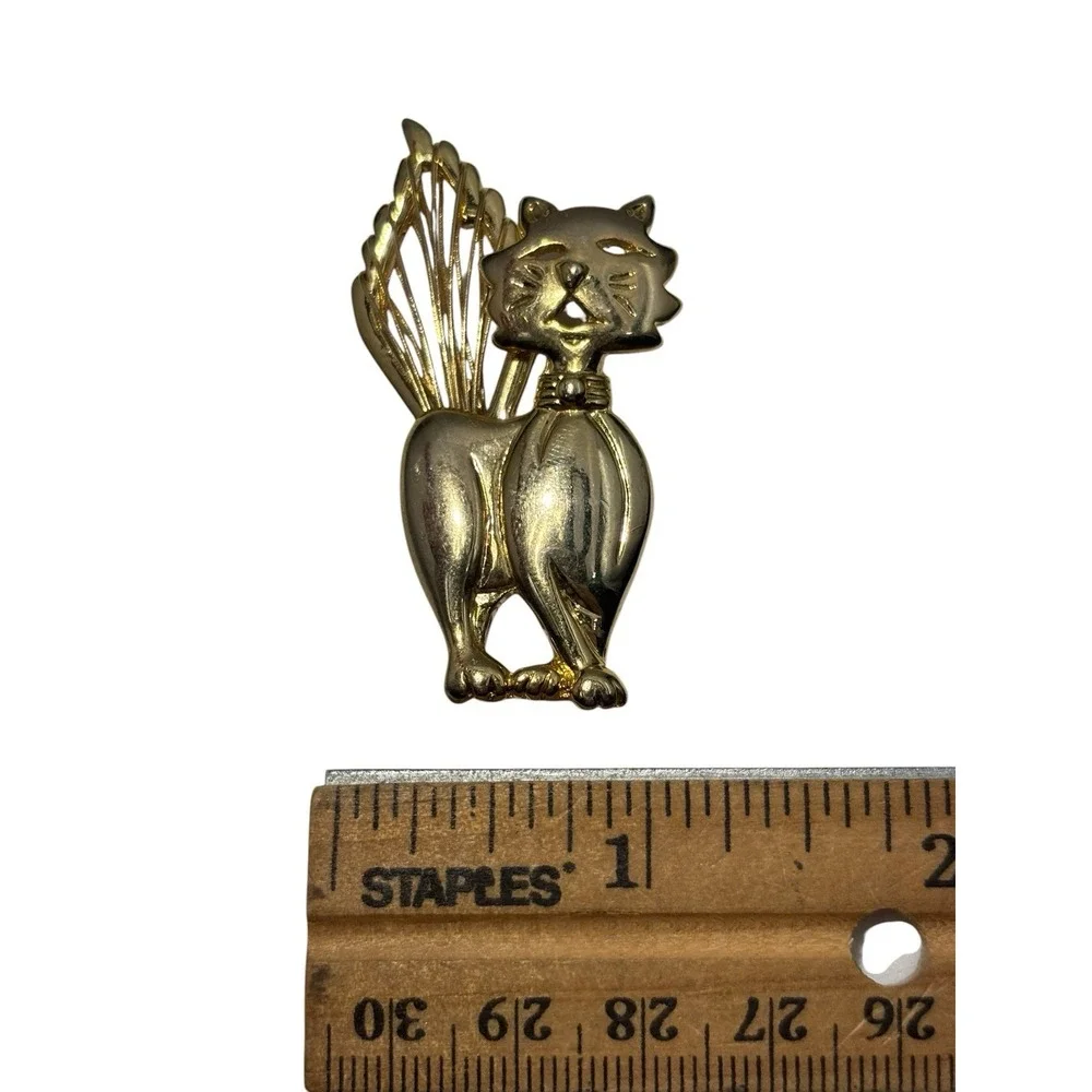 Vintage Signed SFJ Gold Tone Fanned Tail Feline Kitty Cat Kitten Brooch Pin